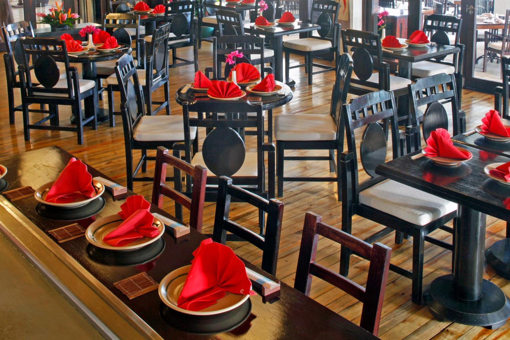 Hotel The Warwick Fiji Korolevu  Exteriér fotografie Restaurant interior